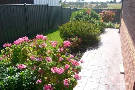 Property photo of 10 Billabong Court Burnside VIC 3023