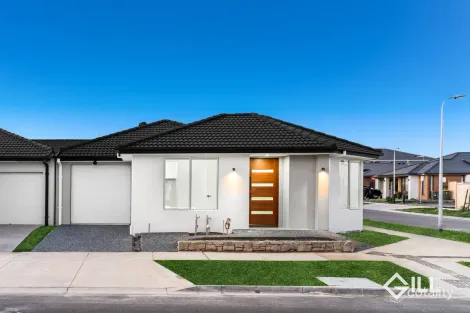 Property photo of 32 Khillari Circuit Clyde North VIC 3978