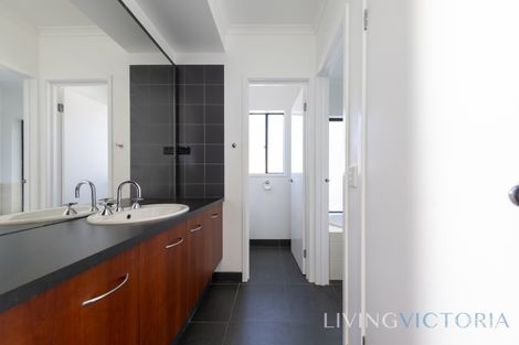 Property photo of 68 Barringo Way Caroline Springs VIC 3023