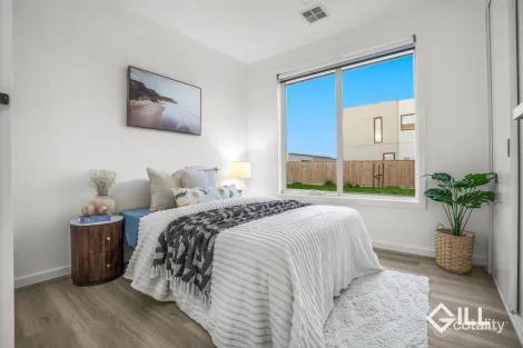 Property photo of 32 Khillari Circuit Clyde North VIC 3978