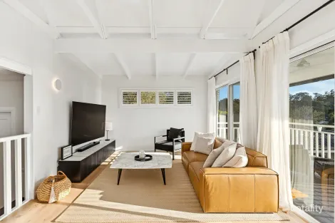 Property photo of 27 Broadwater Drive Saratoga NSW 2251