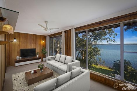 Property photo of 99 Kullaroo Road Summerland Point NSW 2259