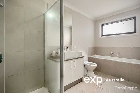 Property photo of 23 Everglade Crescent Roxburgh Park VIC 3064