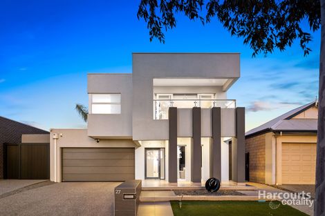 Property photo of 27 Otago Loop Caroline Springs VIC 3023