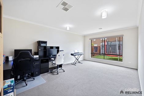Property photo of 28 Waterway Boulevard Weir Views VIC 3338