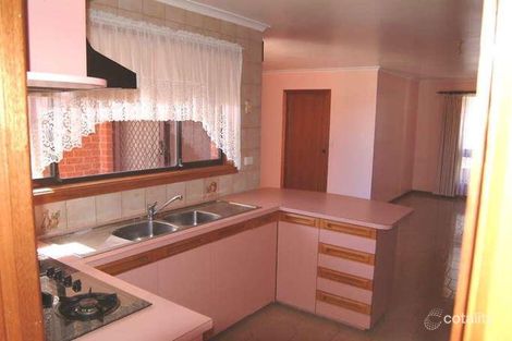 Property photo of 2 Tench Court Mill Park VIC 3082