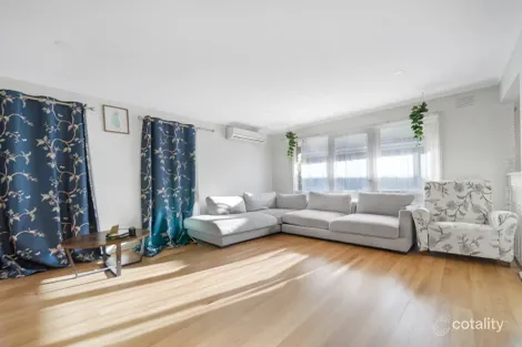 Property photo of 13 Springvalley Crescent Keysborough VIC 3173