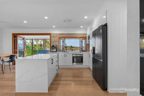 Property photo of 40 Summit Drive Banora Point NSW 2486