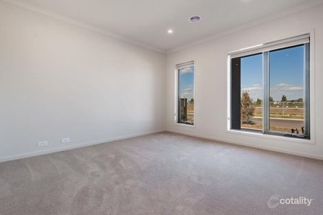 Property photo of 21 Accolade Drive Craigieburn VIC 3064