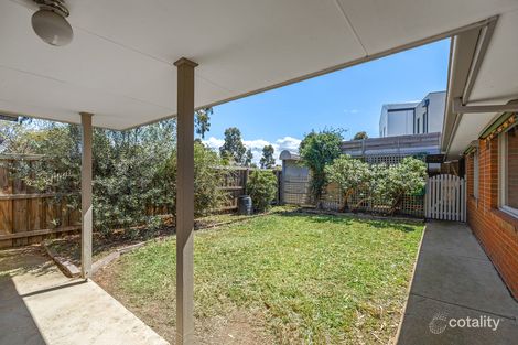 Property photo of 1 Devlin Court Mill Park VIC 3082