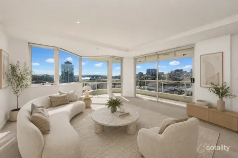 811/63 Crown St, Woolloomooloo, NSW 2011