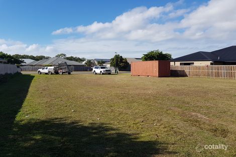 12 Whitehaven Dr, Blacks Beach, QLD 4740