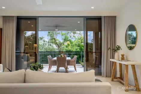 Property photo of 33/12-14 Serenity Close Noosa Heads QLD 4567