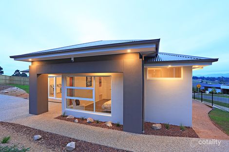 126 Jackson Dr, Drouin, VIC 3818