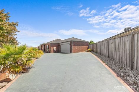 Property photo of 106 Skyline Way Berwick VIC 3806