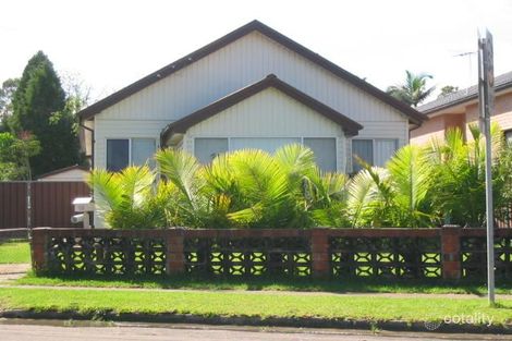 8 Railway St, Old Guildford, NSW 2161