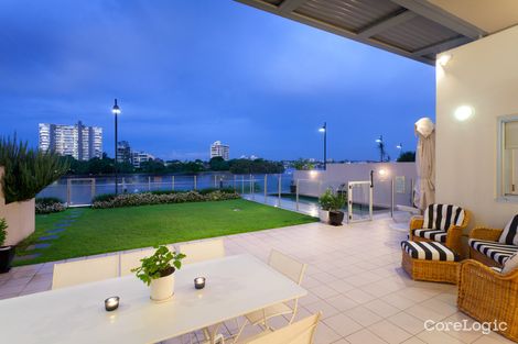 Property photo of 1/96-98 Thorn Street Kangaroo Point QLD 4169