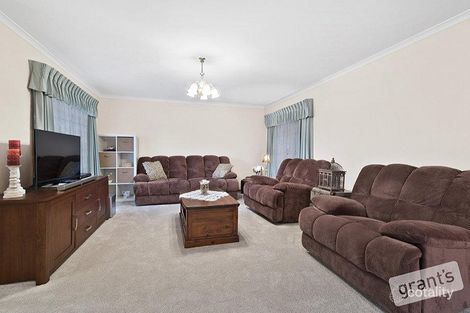 Property photo of 13 Ami Court Berwick VIC 3806