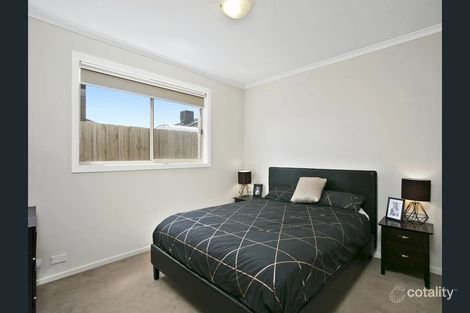 Property photo of 2/5 Pollard Drive Leopold VIC 3224
