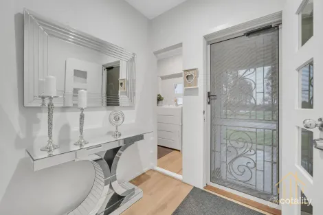 Property photo of 15 Fergus Lane Cranbourne West VIC 3977