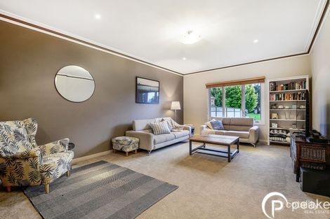 Property photo of 10 Zena Place Berwick VIC 3806