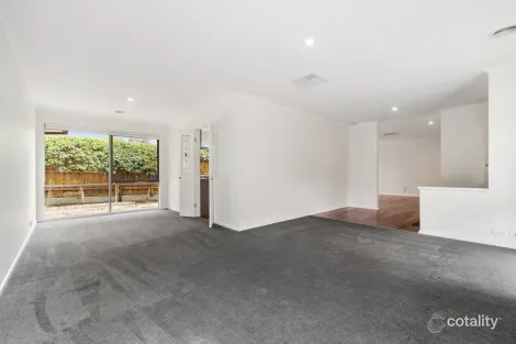 Property photo of 7 Brushwood Grove Frankston VIC 3199