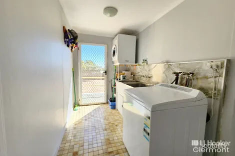 Property photo of 14 Blamey Street Clermont QLD 4721