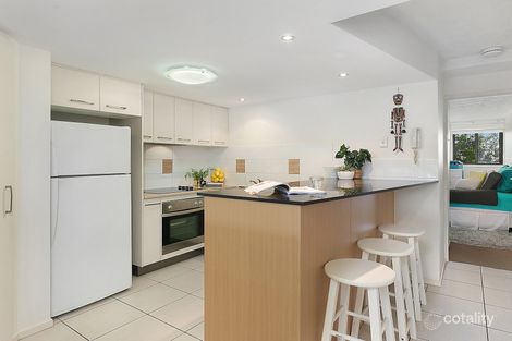 Property photo of 16/10 Grand Parade Parrearra QLD 4575