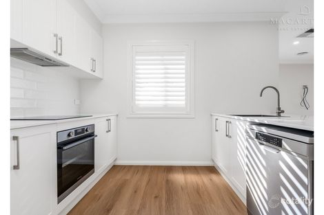 Property photo of 1/33 Blamey Street Turvey Park NSW 2650