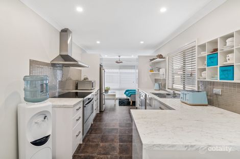 51 Campbell Pde, Mannering Park, NSW 2259