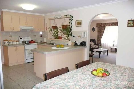 Property photo of 32 Locharn Crescent Keysborough VIC 3173