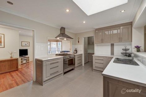 Property photo of 11 Kalonga Court Glen Waverley VIC 3150