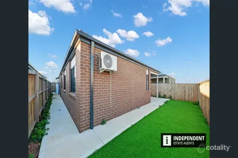 Property photo of 136 Shelterbelt Avenue Weir Views VIC 3338