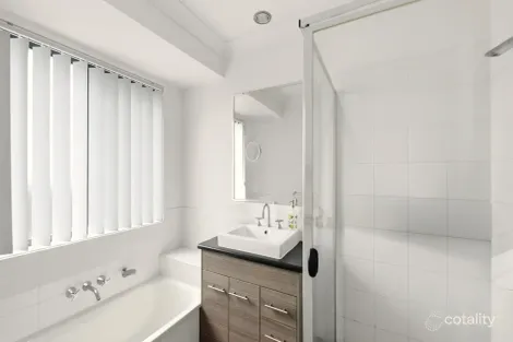 Property photo of 2 Jordan Close Grafton NSW 2460