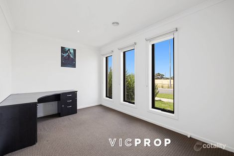 Property photo of 17 Saturn Drive Truganina VIC 3029