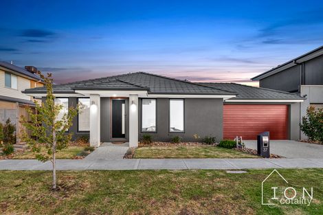 37 Dynasty Dr, Cranbourne South, VIC 3977