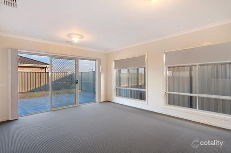 Property photo of 26 Maple Leaf Crescent Point Cook VIC 3030