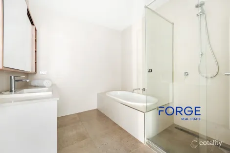 Property photo of 40B Jellicoe Street Ivanhoe VIC 3079