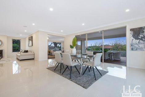 Property photo of 21 Elmwood Crescent Glen Waverley VIC 3150