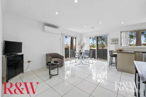 Property photo of 8 Swallow Place Ingleburn NSW 2565