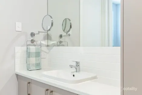 Property photo of 2 Anna Court Angle Vale SA 5117