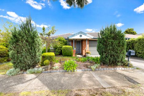 Property photo of 2 Samuel Close Berwick VIC 3806
