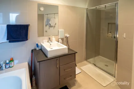 Property photo of 4/13 Elizabeth Street Oakleigh East VIC 3166