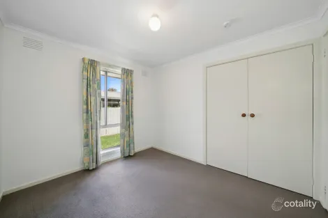 Property photo of 18 Howe Street Mooroopna VIC 3629