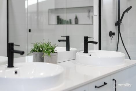 Property photo of 19 Josephine Court Logan Reserve QLD 4133