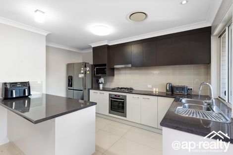 Property photo of 4 Tomaso Close Doolandella QLD 4077