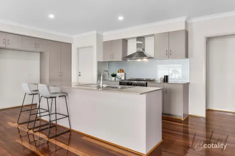 Property photo of 3 Treasury Place Craigieburn VIC 3064