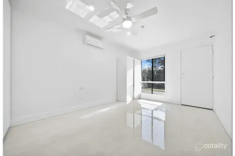 Property photo of 34 Wenlock Crescent Springwood QLD 4127