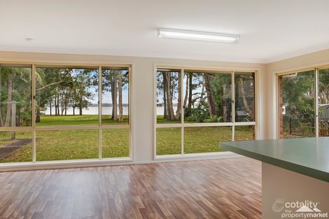 Property photo of 4 Lloyd Avenue Chain Valley Bay NSW 2259