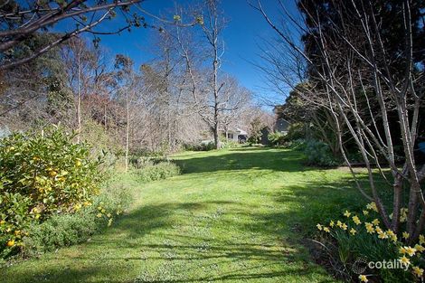 Property photo of 1 Governors Drive Mount Macedon VIC 3441